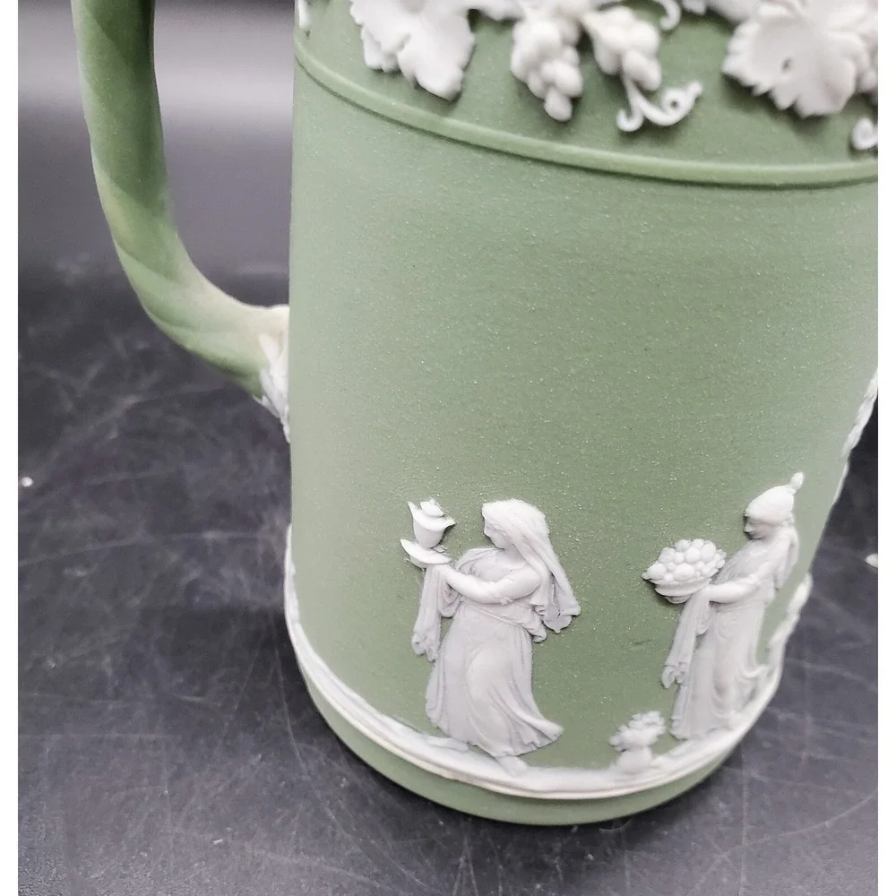 Antique Wedgwood Jasperware Green Pitcher w Handle England 1936 4.5